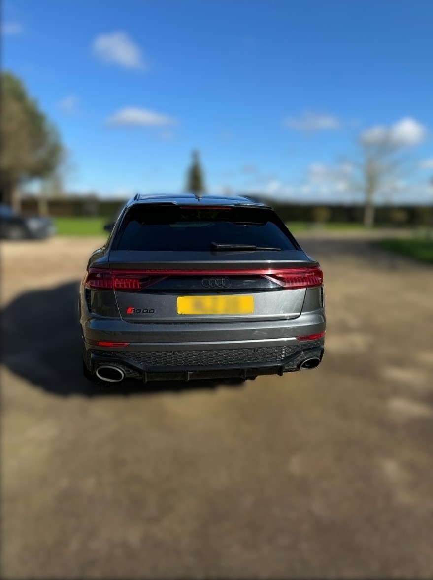Audi RS Q8 (Stealth Grey)